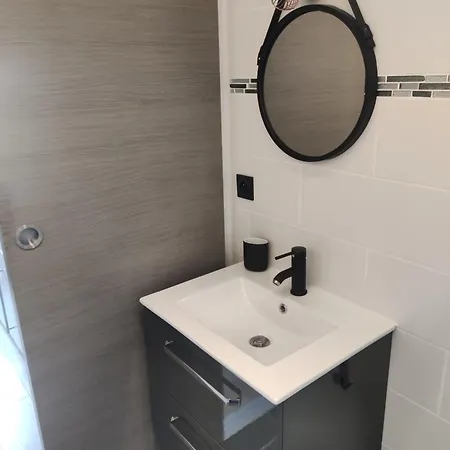 Dependance Cosy * Longages